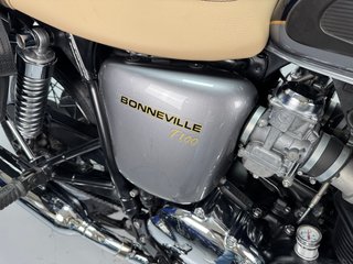 Triumph Bonneville T100 2011
