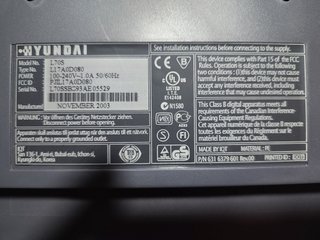 Monitor Hyundai 17