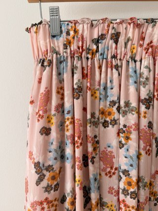 Falda midi floral rosa talla única