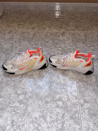 Zapatillas Nike Zoom 2K Naranja y Blanco