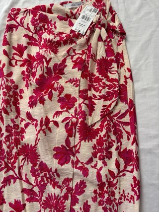 Falda cruzada floral Mango midi