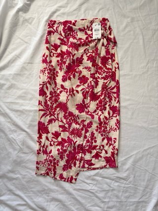 Falda cruzada floral Mango midi