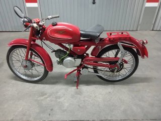 Moto Guzzi Moped Roja