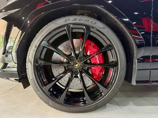 Lamborghini URUS 650cv