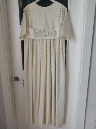 Traje de Comunión Beige Encaje Flores