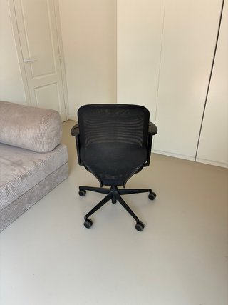 Silla de oficina Vitra negra