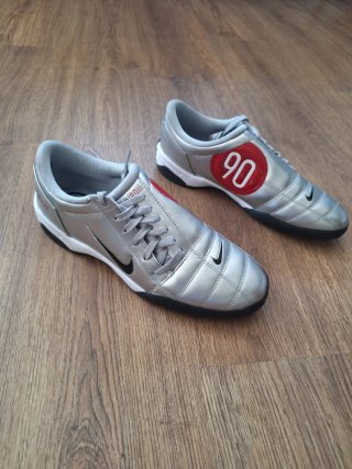 Nuevas Nike Total 90 Plata y Rojo 42