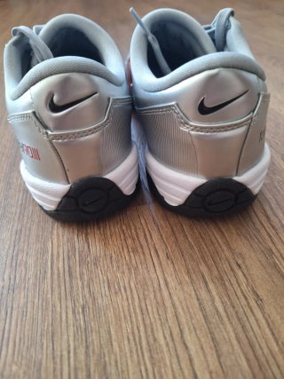 Nuevas Nike Total 90 Plata y Rojo 42