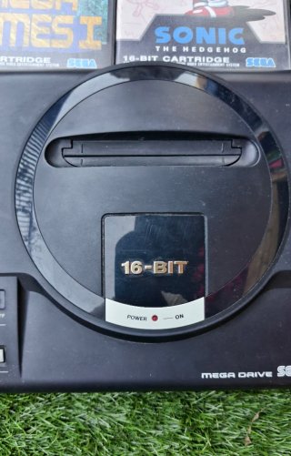 Console Sega Mega Drive Nera + Giochi