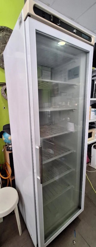 Congelador vertical Polar