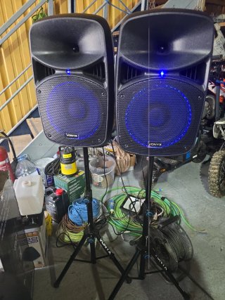 Altavoces VONYX 10 pulgadas. amplificados (2 unida