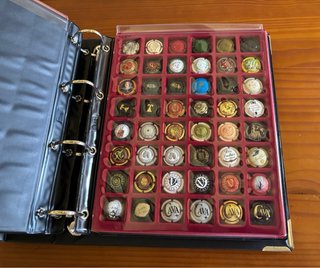 Colección de 190 chapas de botellas de cava