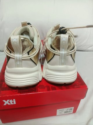 Sneakers sportive Xti taglia 38 beige e dorato