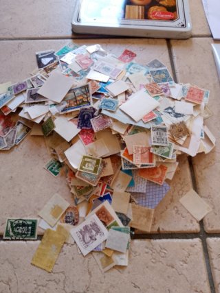 Lotto francobolli da tutto il mondo