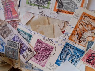 Lotto francobolli da tutto il mondo