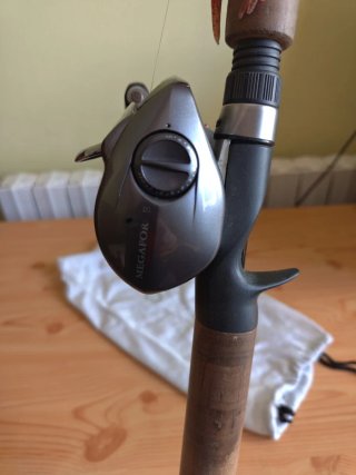 carrete de pesca Calcutta,Shimano stradic y daiwa