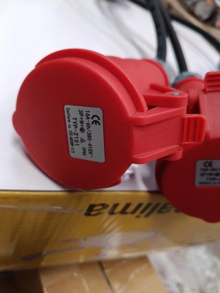 Adaptador industrial 3 tomas