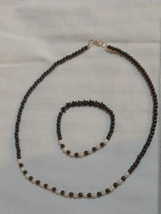 Collar y pulsera perlas naturales y hematita