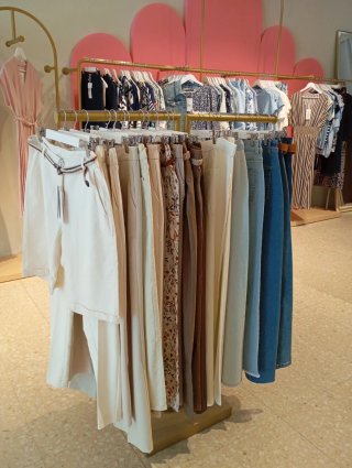 Mobiliario para tienda de moda