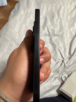 iPhone 15 pro 256GB 80% bateria