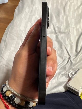 iPhone 15 pro 256GB 80% bateria