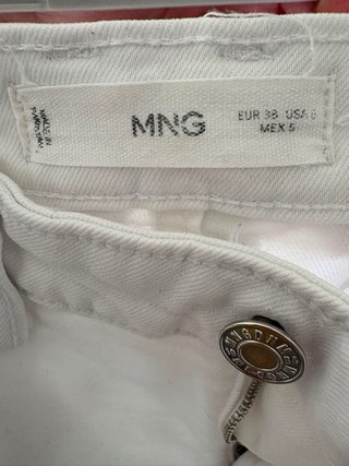 Vaqueros blancos Mango