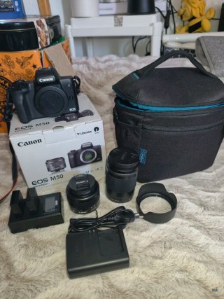 Canon EOS M50 Kit con Lentes y Accesorios