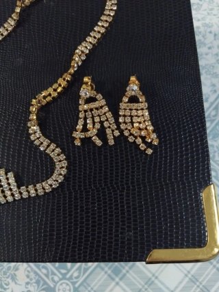 Conjunto Gargantilla Pendientes y Pulsera