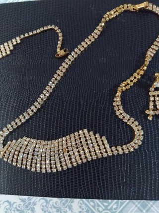 Conjunto Gargantilla Pendientes y Pulsera