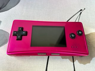 Game Boy Micro Rosa/Rojo y juego bratz