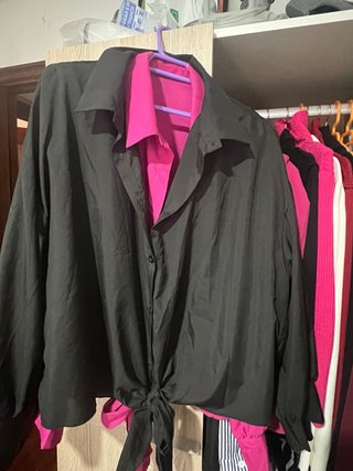 Camisa negra y fucsia talla grande