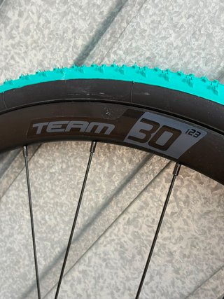 Ruedas Vision Team 30 i23 + cubiertas Vittoria
