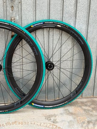 Ruedas Vision Team 30 i23 + cubiertas Vittoria