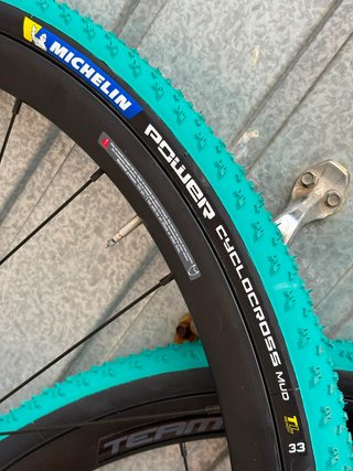 Ruedas Vision Team 30 i23 + cubiertas Vittoria