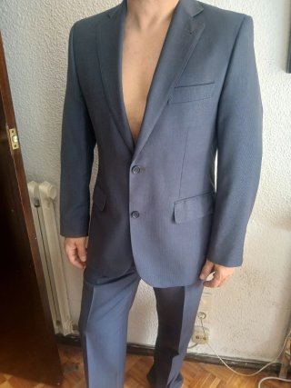 Traje chaqueta y pantalón gris