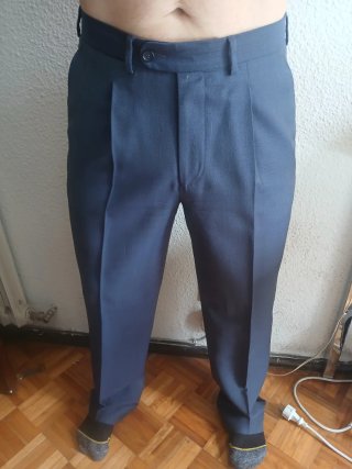 Traje chaqueta y pantalón gris