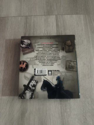 Confezione 3 Libri Militaria Tikal