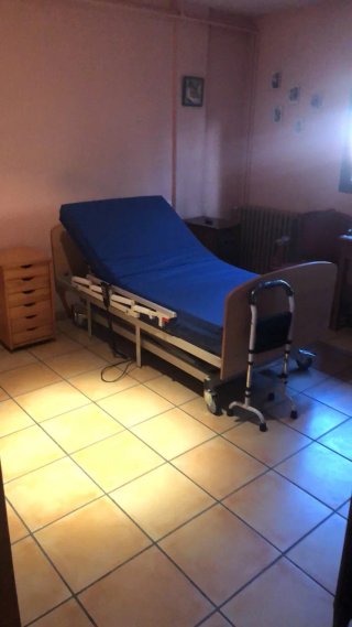 Cama articulada eléctrica con mando