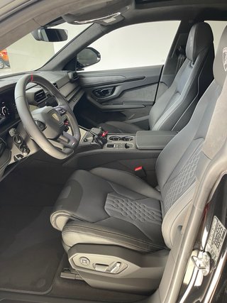 Lamborghini Urus SE 2025