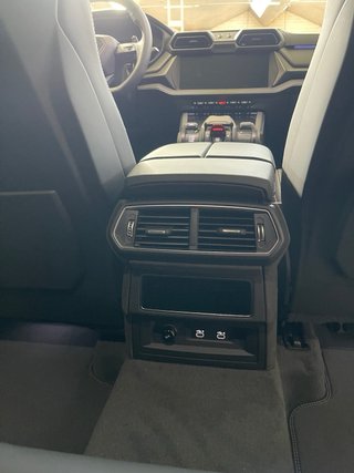Lamborghini Urus SE 2025