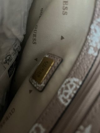Bolso Guess Beige es autentico