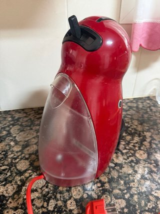 Cafetera Dolce Gusto Roja