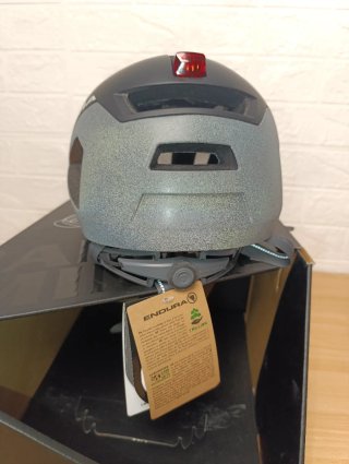 Casco Endura Urban Luminite Talla S/M