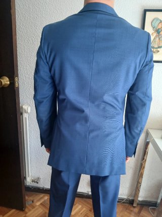 Traje de chaqueta y pantalón azul