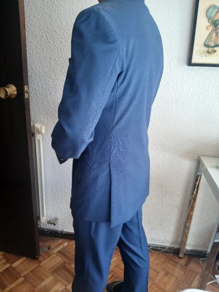 Traje de chaqueta y pantalón azul
