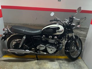 Triumph Bonneville T100 Negra y Blanca