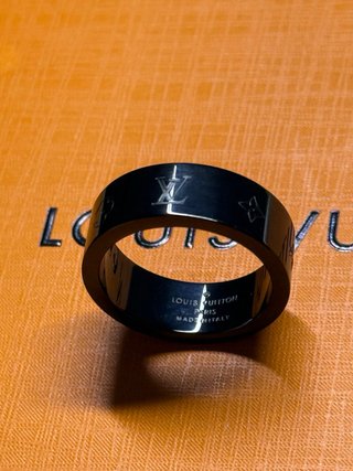 Anillo Louis Vuitton Negro