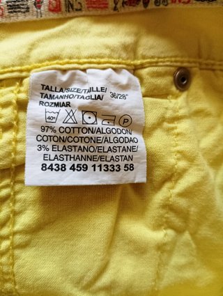 Shorts amarillos mujer