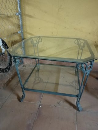 Juego 2 mesas forja y cristal