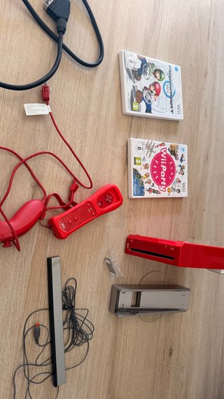 Consola Nintendo Wii Roja + Accesorios